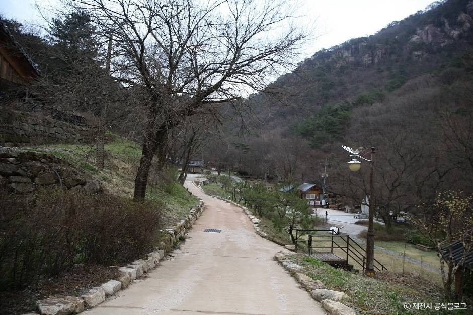 덕주사(제천) 여행 추천 - 로드트립