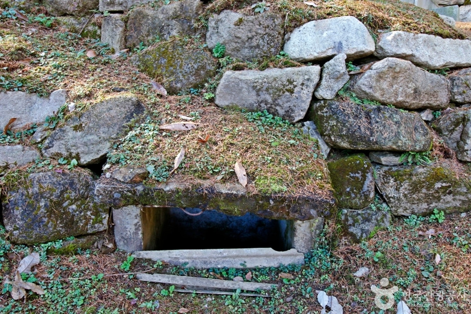 충주 강천리 석조여래입상 여행 추천 - 로드트립