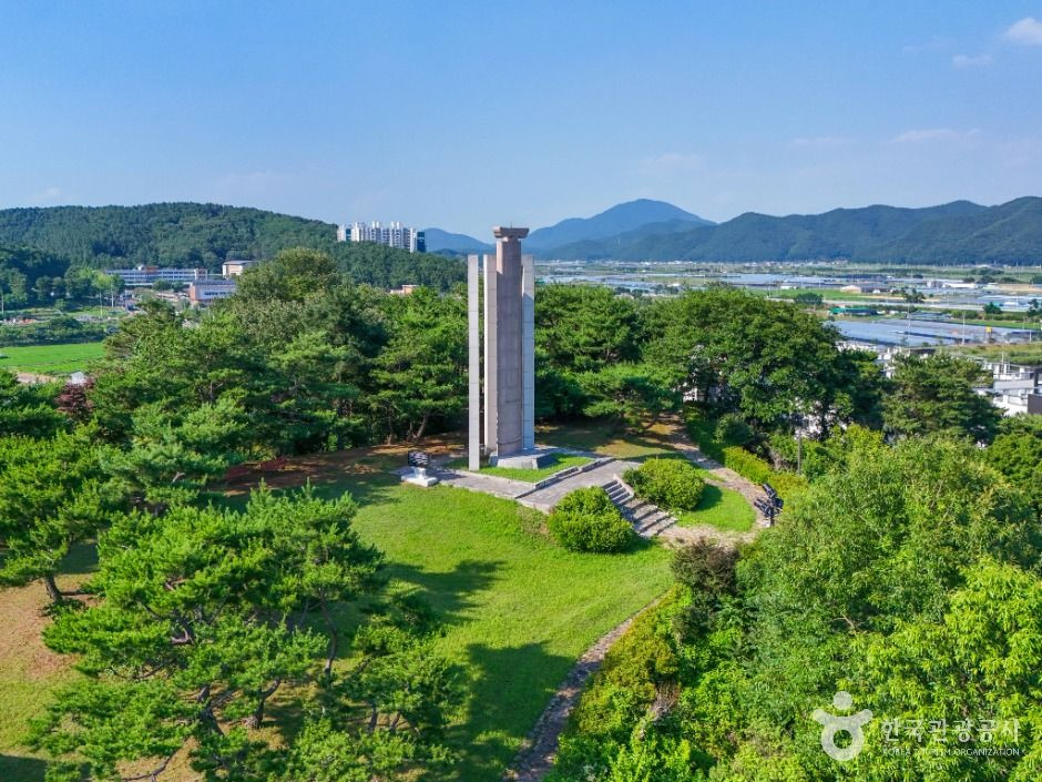 우륵기념탑 여행 추천 - 로드트립