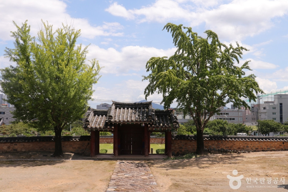 언양향교 여행 추천 - 로드트립