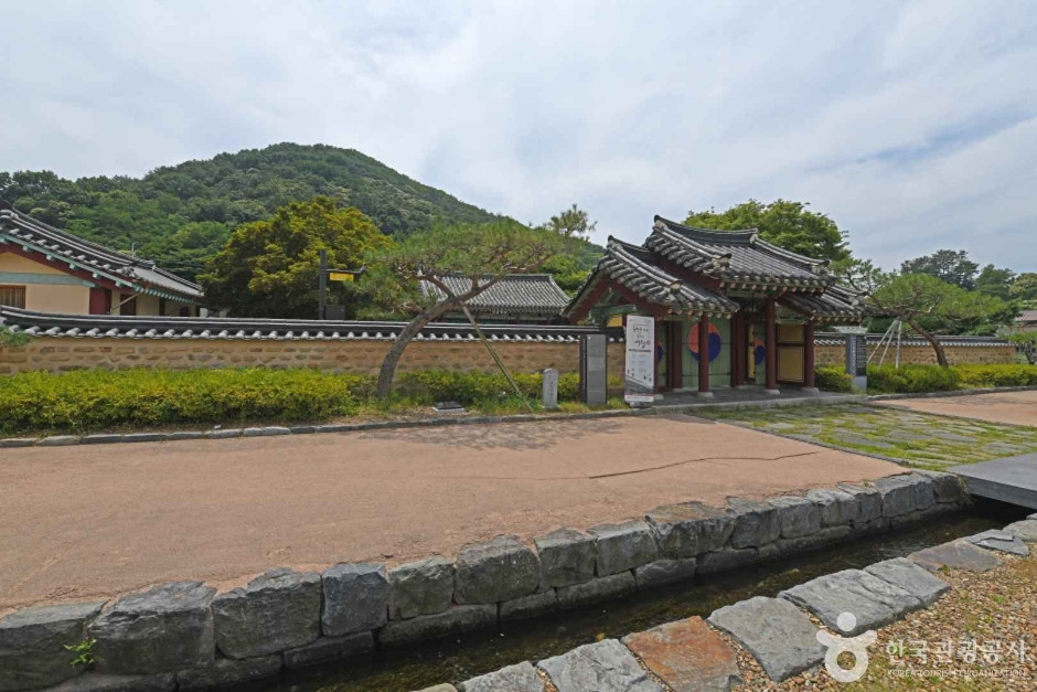 충현서원 여행 추천 - 로드트립