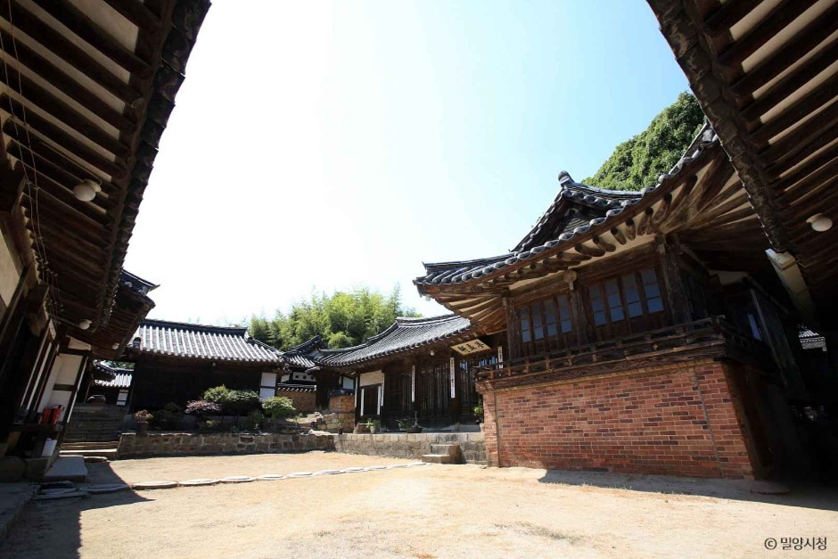밀양교동 손씨고가 여행 추천 - 로드트립