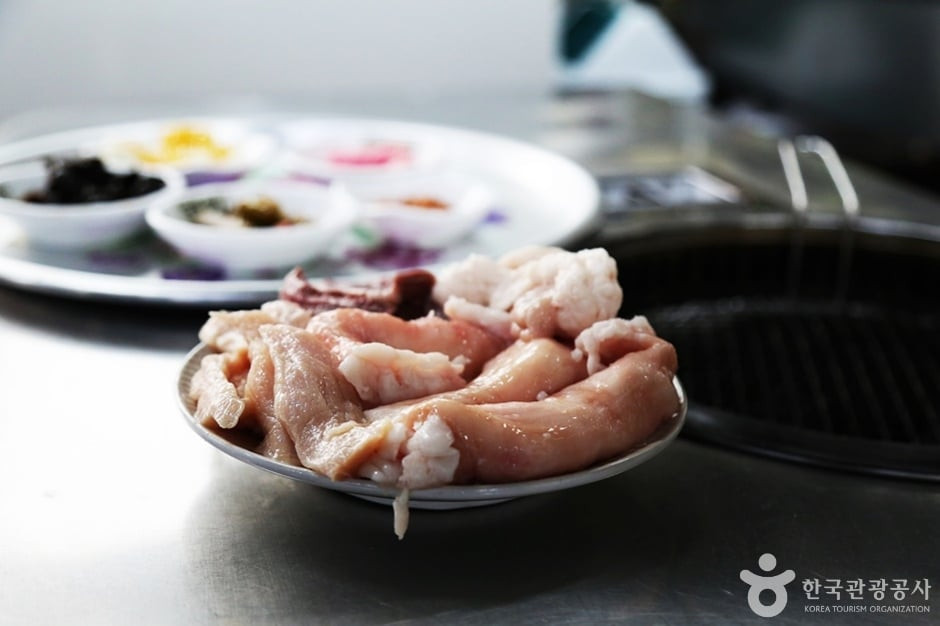 부산 자갈치 양곱창 골목 여행 추천 - 로드트립