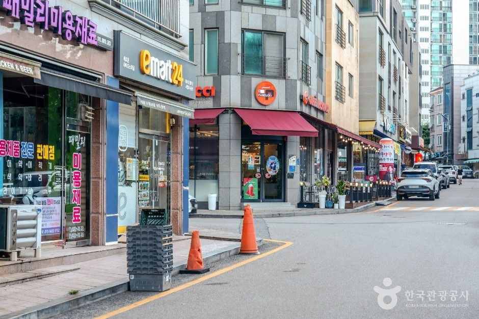 중앙호수공원 카페거리 여행 추천 - 로드트립