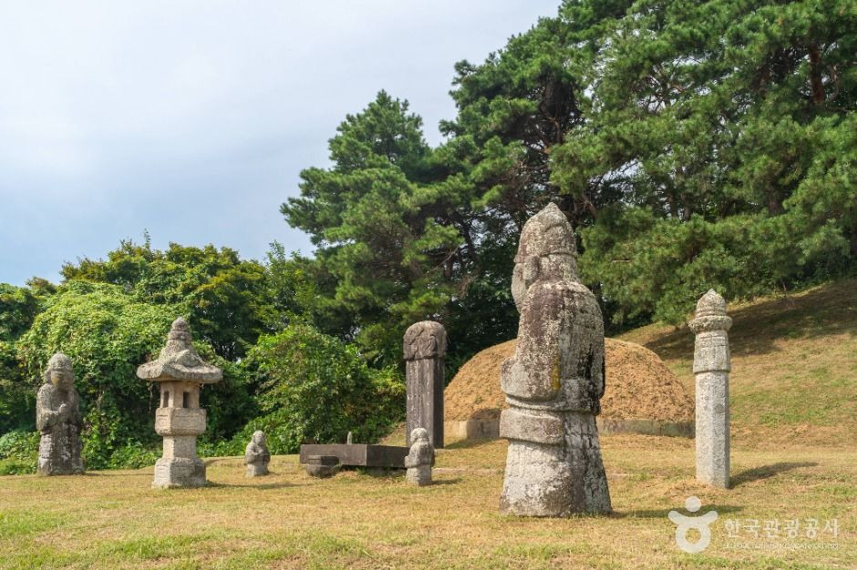 충주 이수일 묘소 여행 추천 - 로드트립