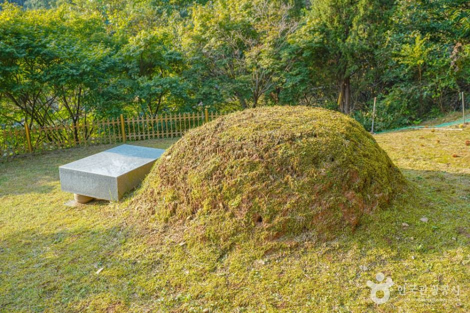 안성 남사당 바우덕이 묘 여행 추천 - 로드트립