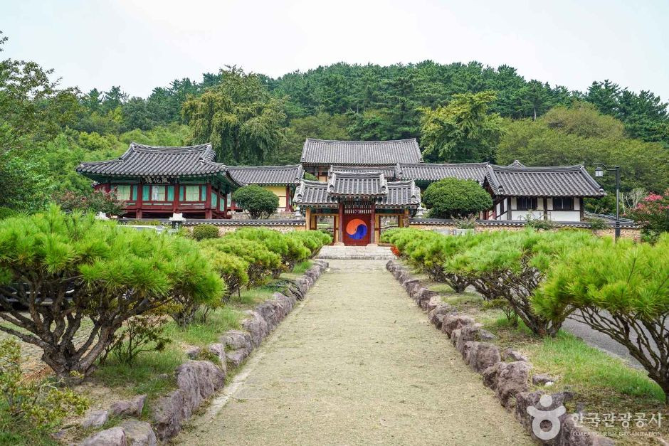 사천향교 여행 추천 - 로드트립