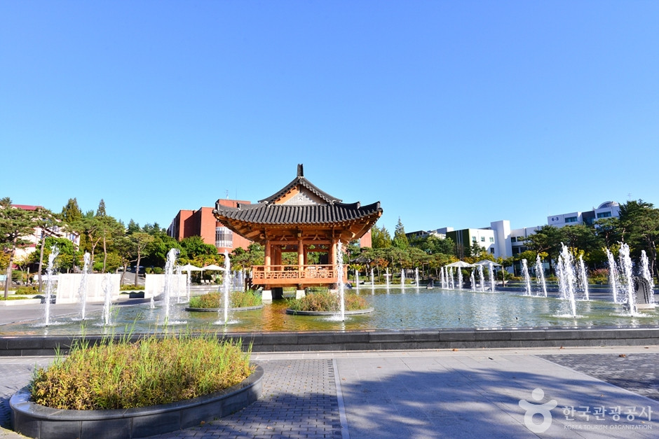 전북대학교 문회루 여행 추천 - 로드트립