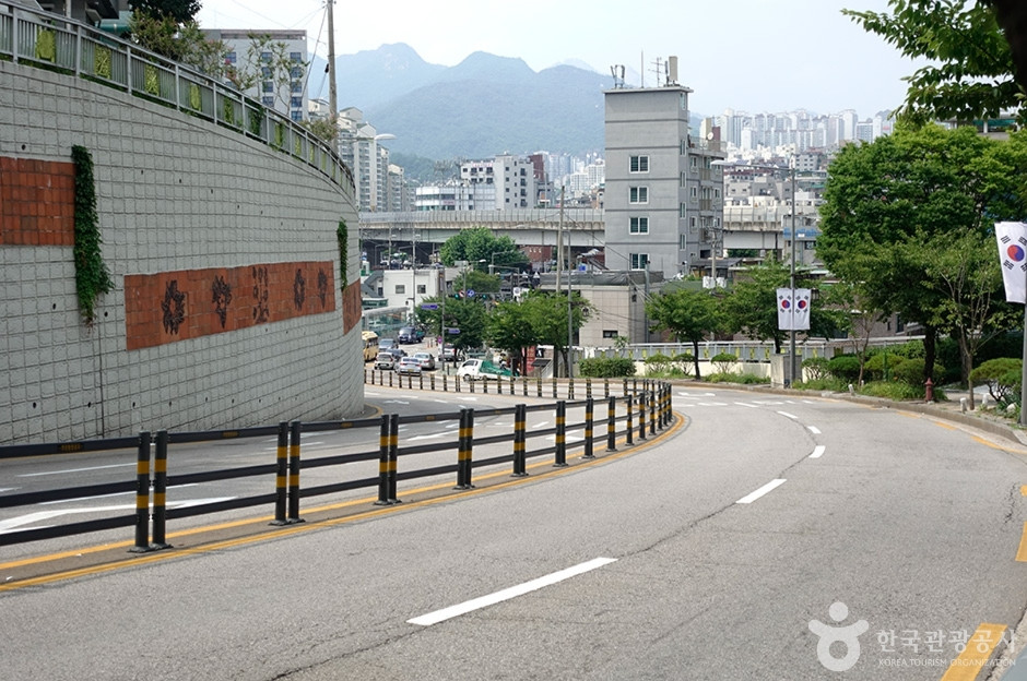 돈암동아리랑고개 여행 추천 - 로드트립