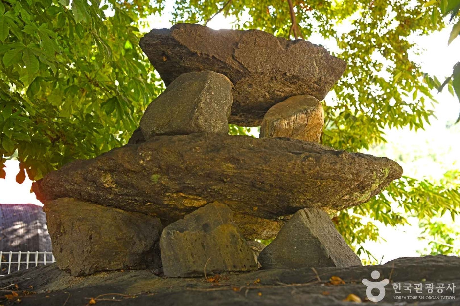 충주 조동리 지석묘 여행 추천 - 로드트립