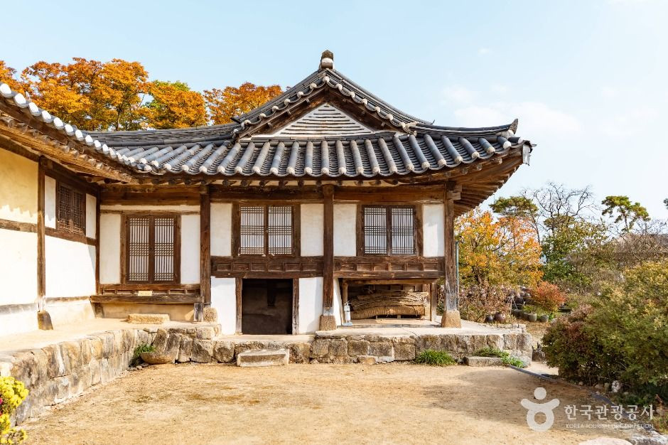 논산명재고택 여행 추천 - 로드트립