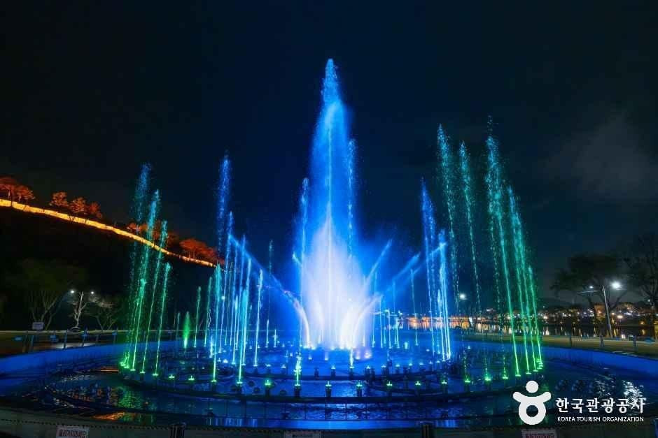 진주 음악분수대 여행 추천 - 로드트립