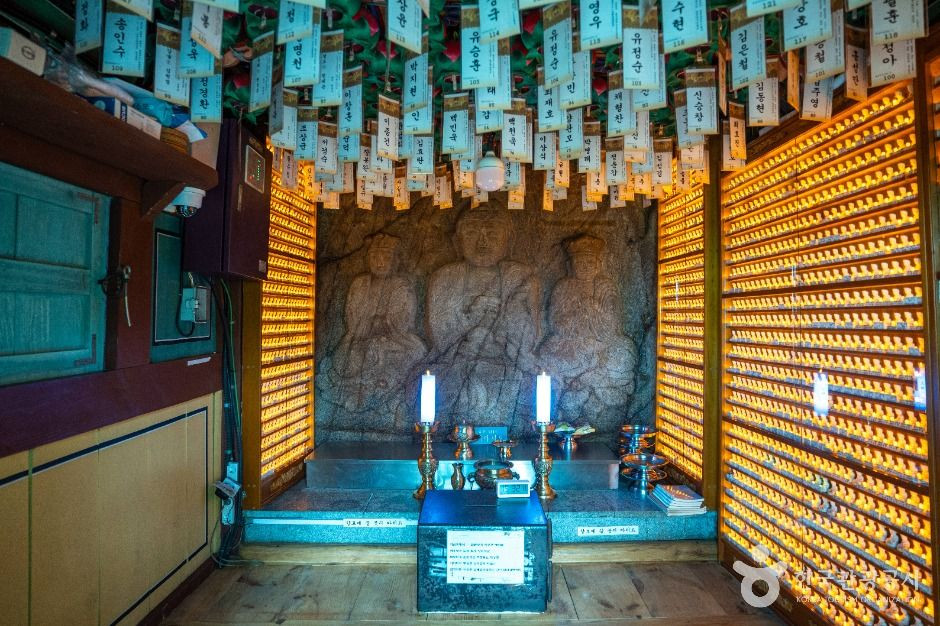 삼막사 마애삼존불 여행 추천 - 로드트립