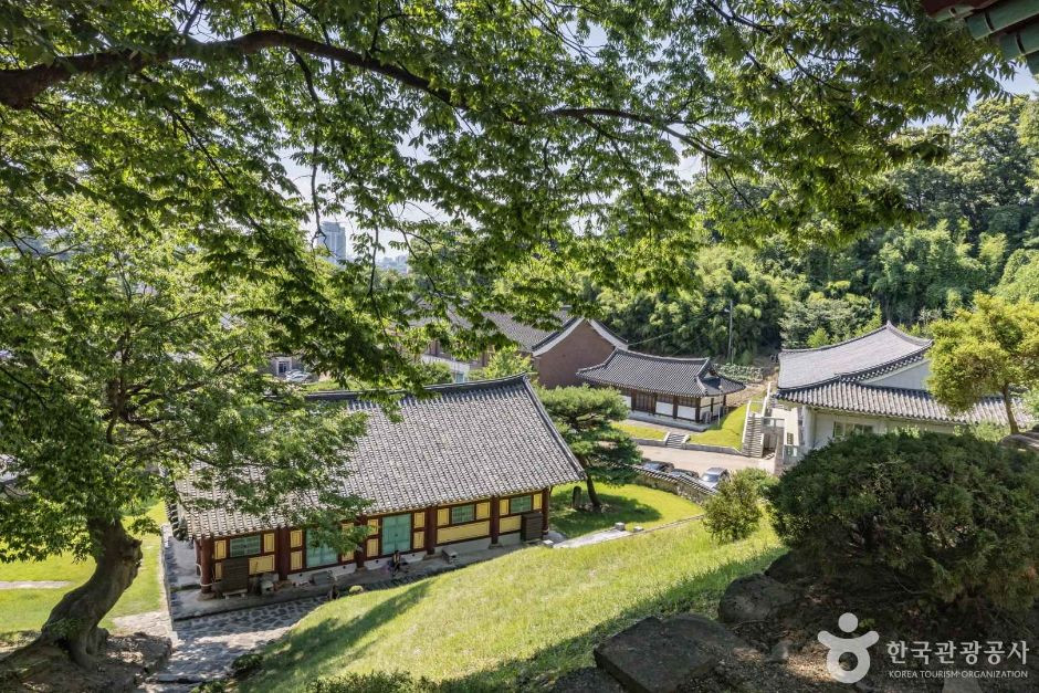 청주향교 여행 추천 - 로드트립