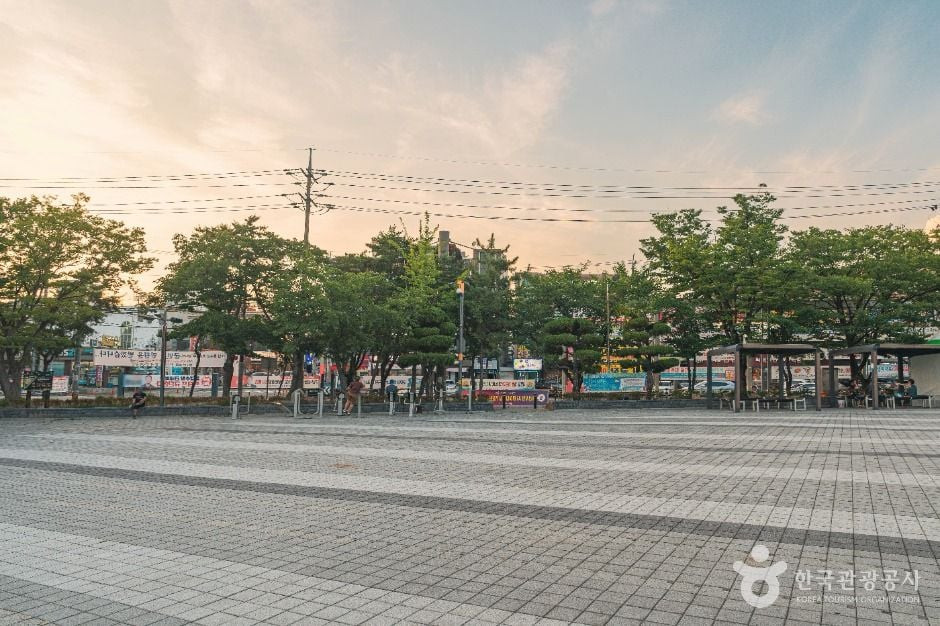 덕신소공원 여행 추천 - 로드트립