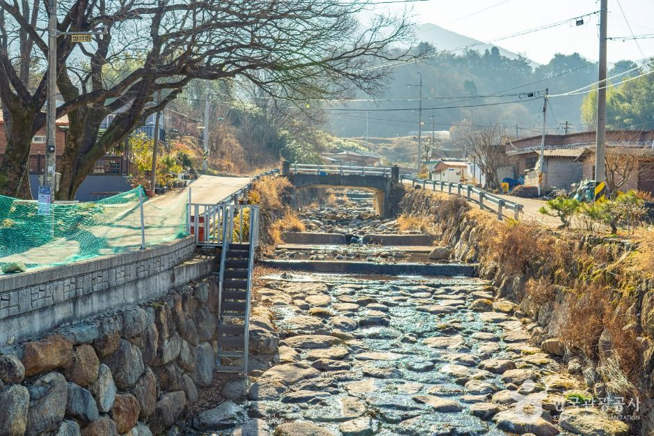 수철마을 여행 추천 - 로드트립