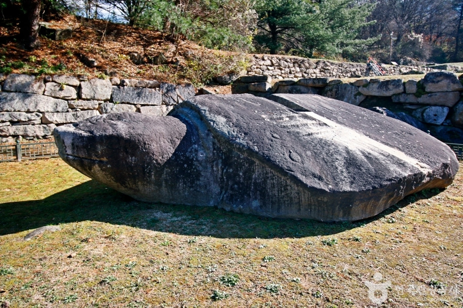 충주 미륵대원지 석조귀부 여행 추천 - 로드트립