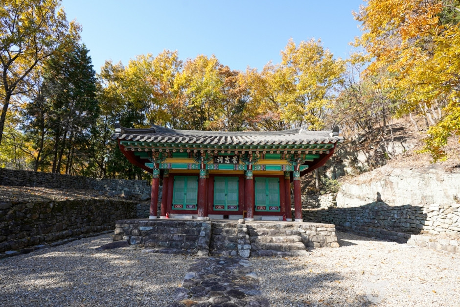 경충사(정기룡장군유허지) 여행 추천 - 로드트립