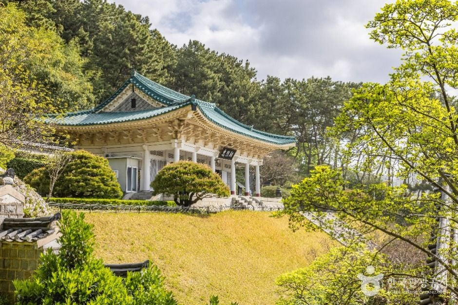 충렬사(부산) 여행 추천 - 로드트립
