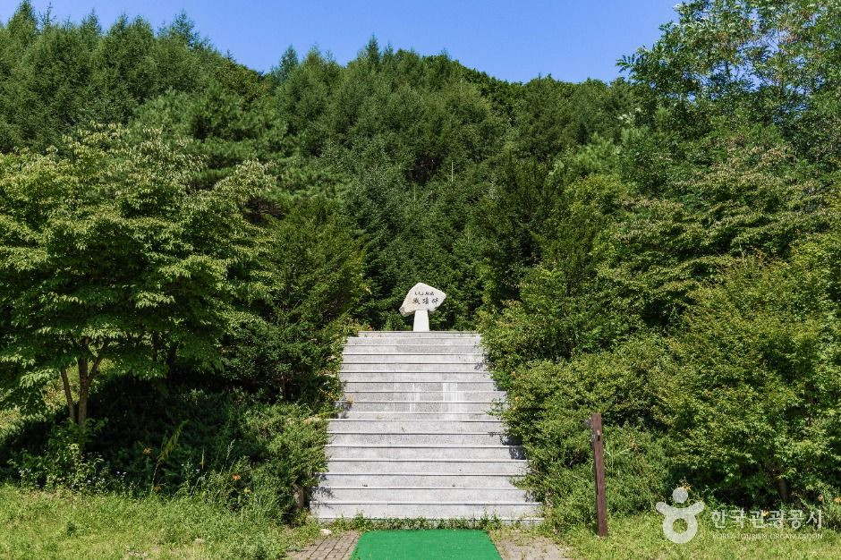 대성산지구 전적비 여행 추천 - 로드트립
