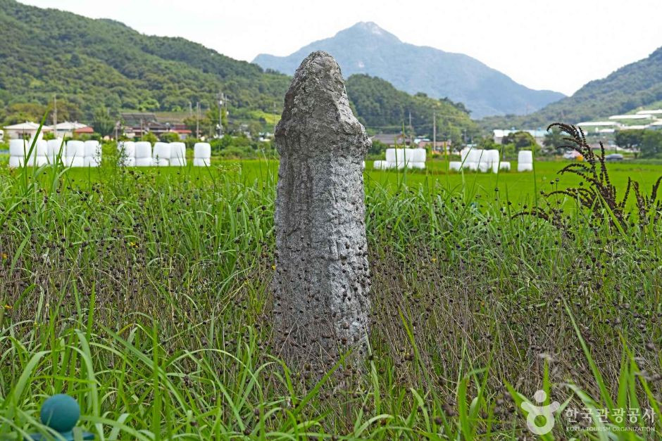 사곡리남근석 여행 추천 - 로드트립