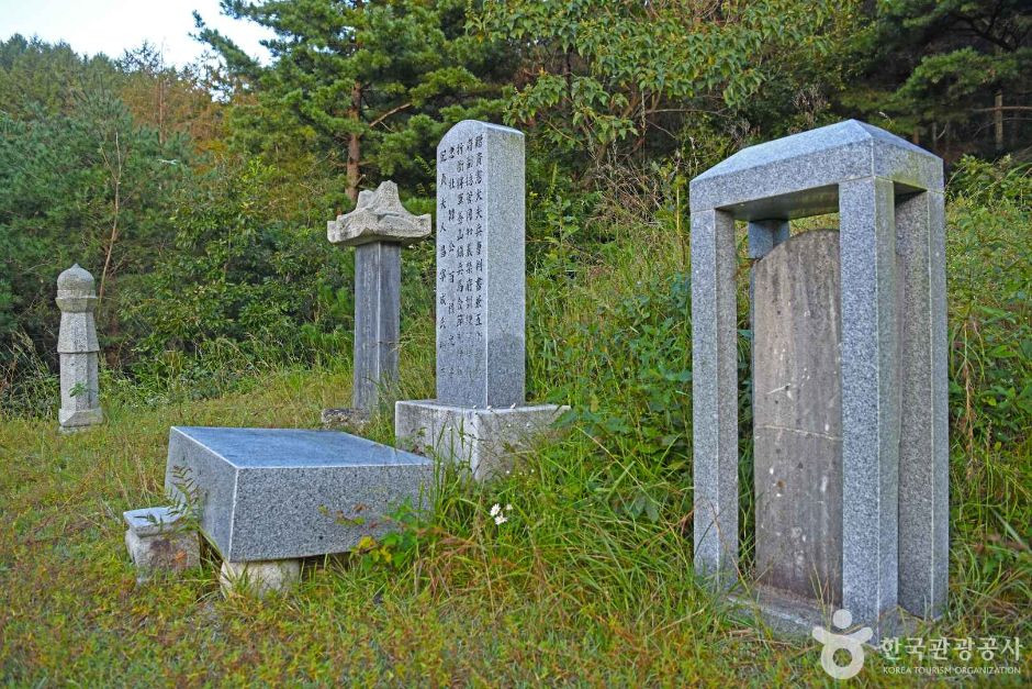 춘천한백록묘역 여행 추천 - 로드트립