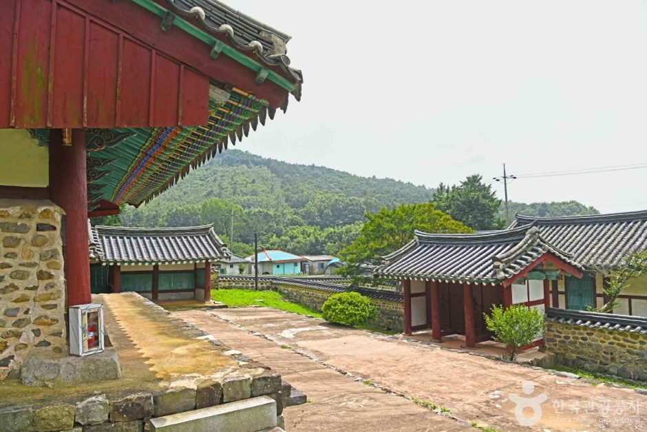 보령향교 여행 추천 - 로드트립