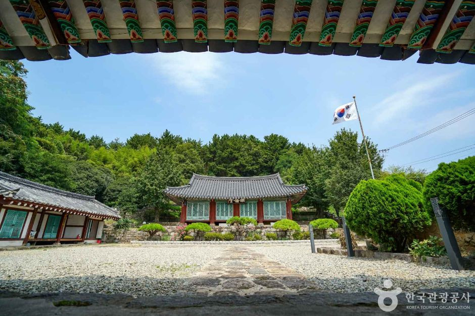 남해향교 여행 추천 - 로드트립