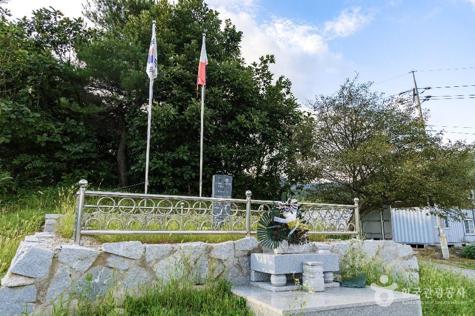 필리핀군 전투전적비 여행 추천 - 로드트립