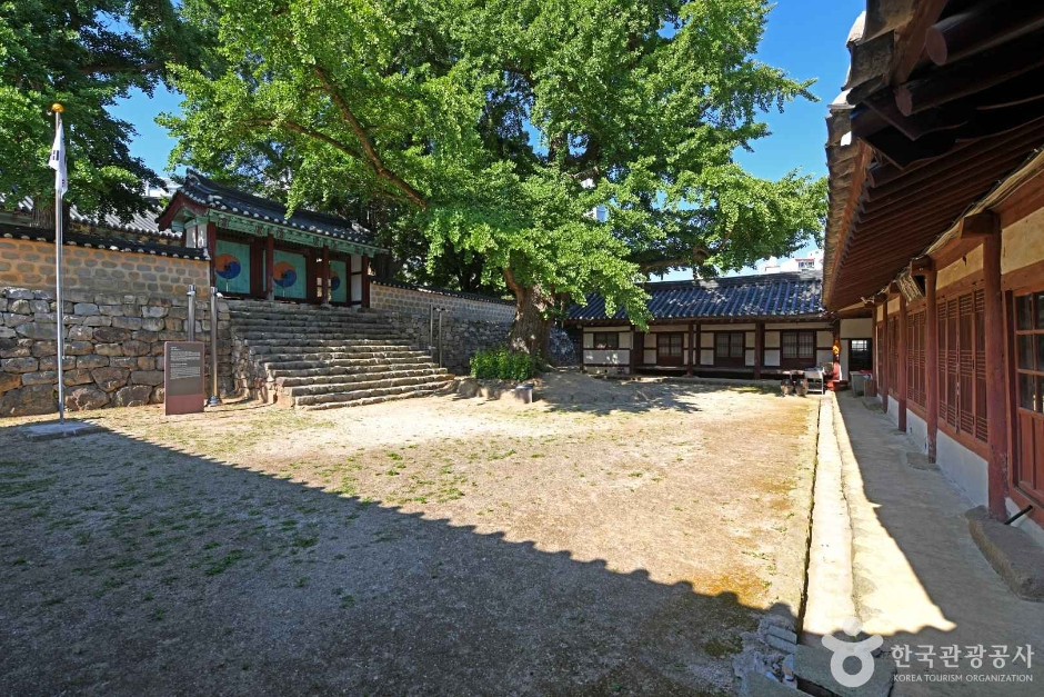 서산향교 여행 추천 - 로드트립