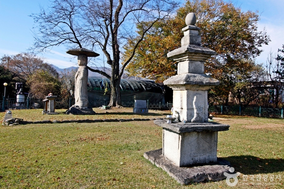 충주 원평리 석조여래입상 여행 추천 - 로드트립