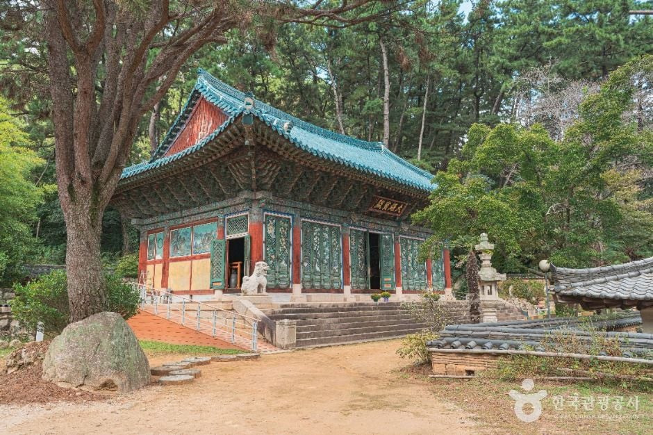 금강사(부산) 여행 추천 - 로드트립