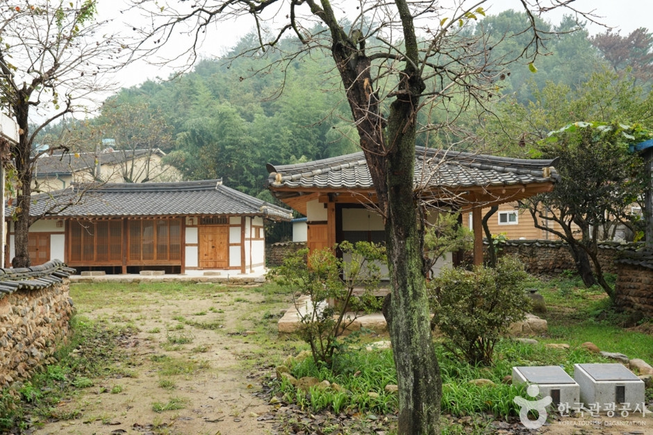 청도 이호우와 이영도 생가 여행 추천 - 로드트립