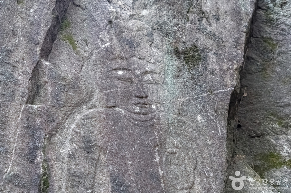 문수산마애보살상 여행 추천 - 로드트립
