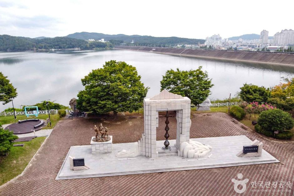 남강댐 노을공원 여행 추천 - 로드트립