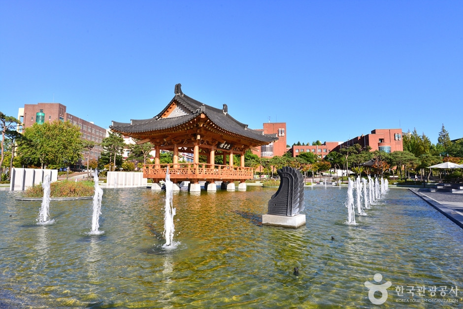 전북대학교 문회루 여행 추천 - 로드트립