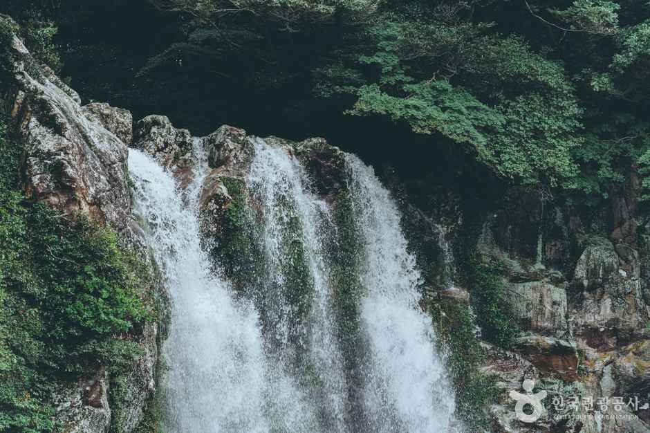 엉또폭포 여행 추천 - 로드트립