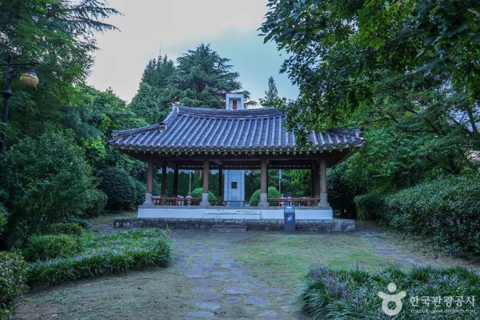 광주 경찰충혼탑 여행 추천 - 로드트립