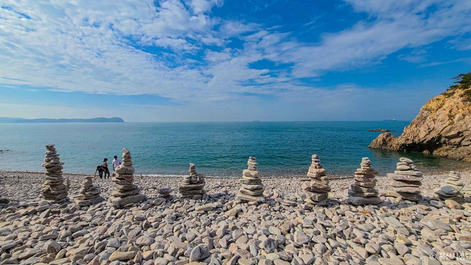 황금산몽돌해변 여행 추천 - 로드트립