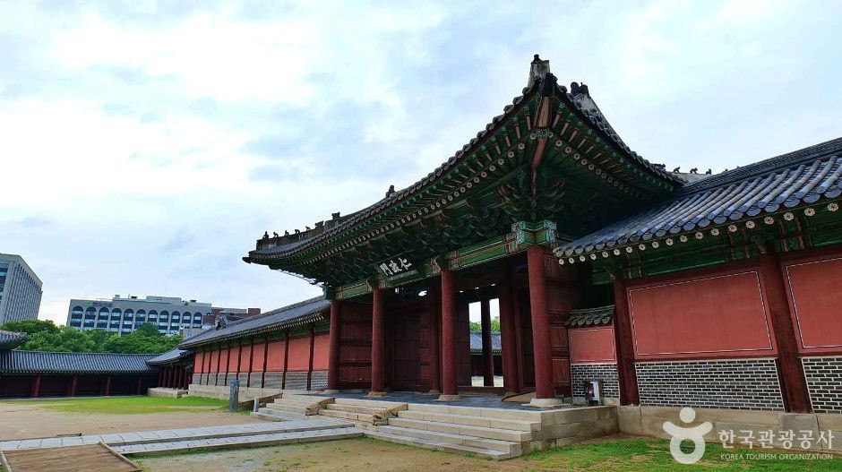 창덕궁 인정문 여행 추천 - 로드트립
