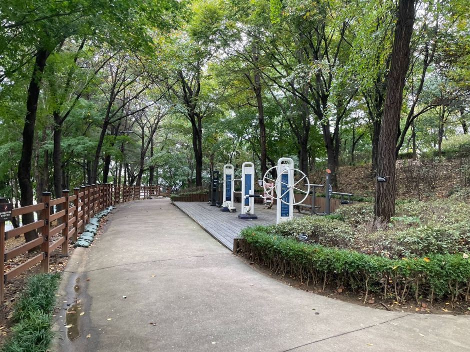 녹번서공원 여행 추천 - 로드트립