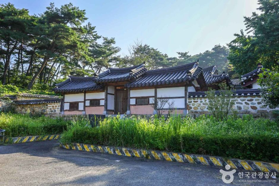 필문 이선제부조묘 여행 추천 - 로드트립