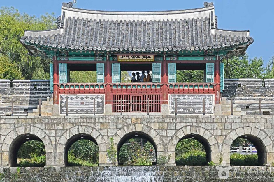 화홍문(華虹門) 여행 추천 - 로드트립