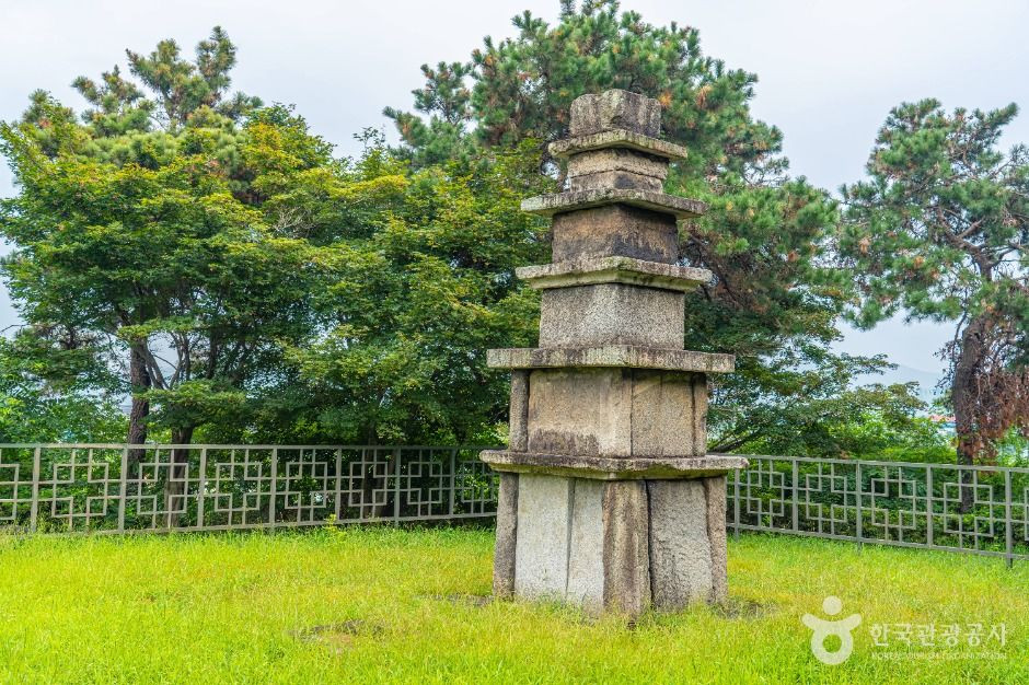 안성도기동삼층석탑 여행 추천 - 로드트립