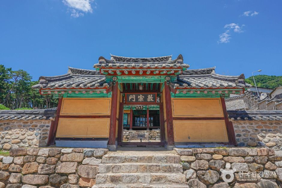 김해 수로왕비릉 여행 추천 - 로드트립