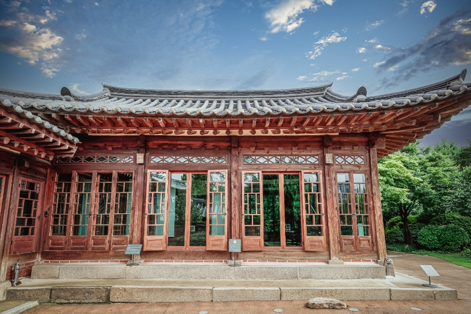 백인제가옥 여행 추천 - 로드트립