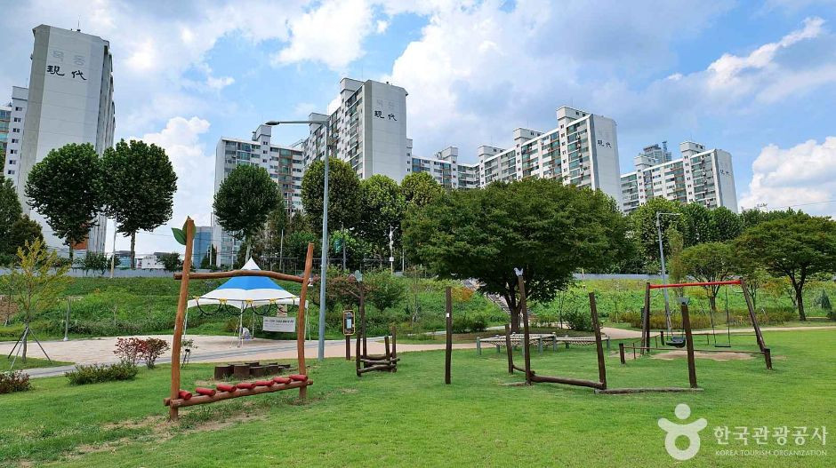 안양천 사계절 테마원 여행 추천 - 로드트립