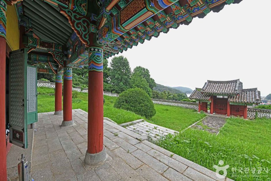 충무사(고흥) 여행 추천 - 로드트립