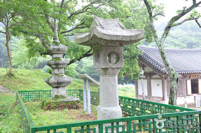 용천사 석등 여행 추천 - 로드트립