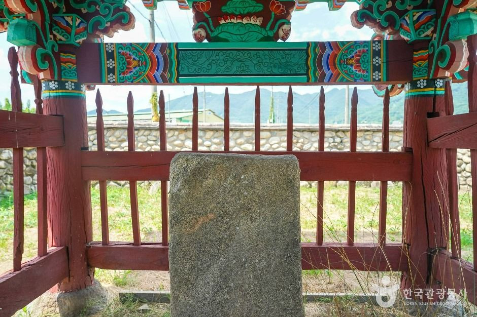 효자임옥산정려각 여행 추천 - 로드트립